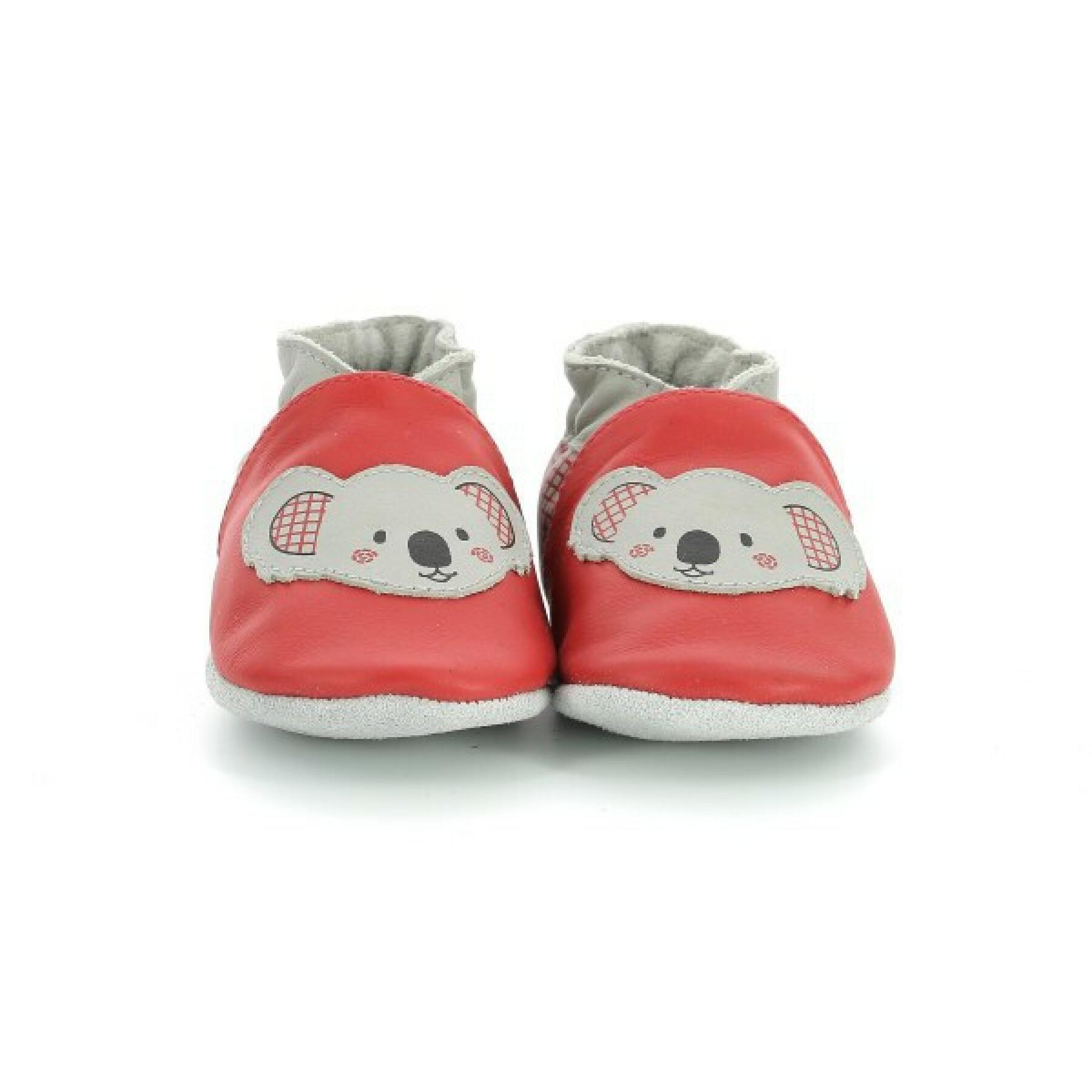 Children's slippers Robeez to look at